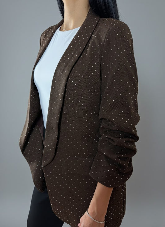 Кафяв блейзър с набран ръкав