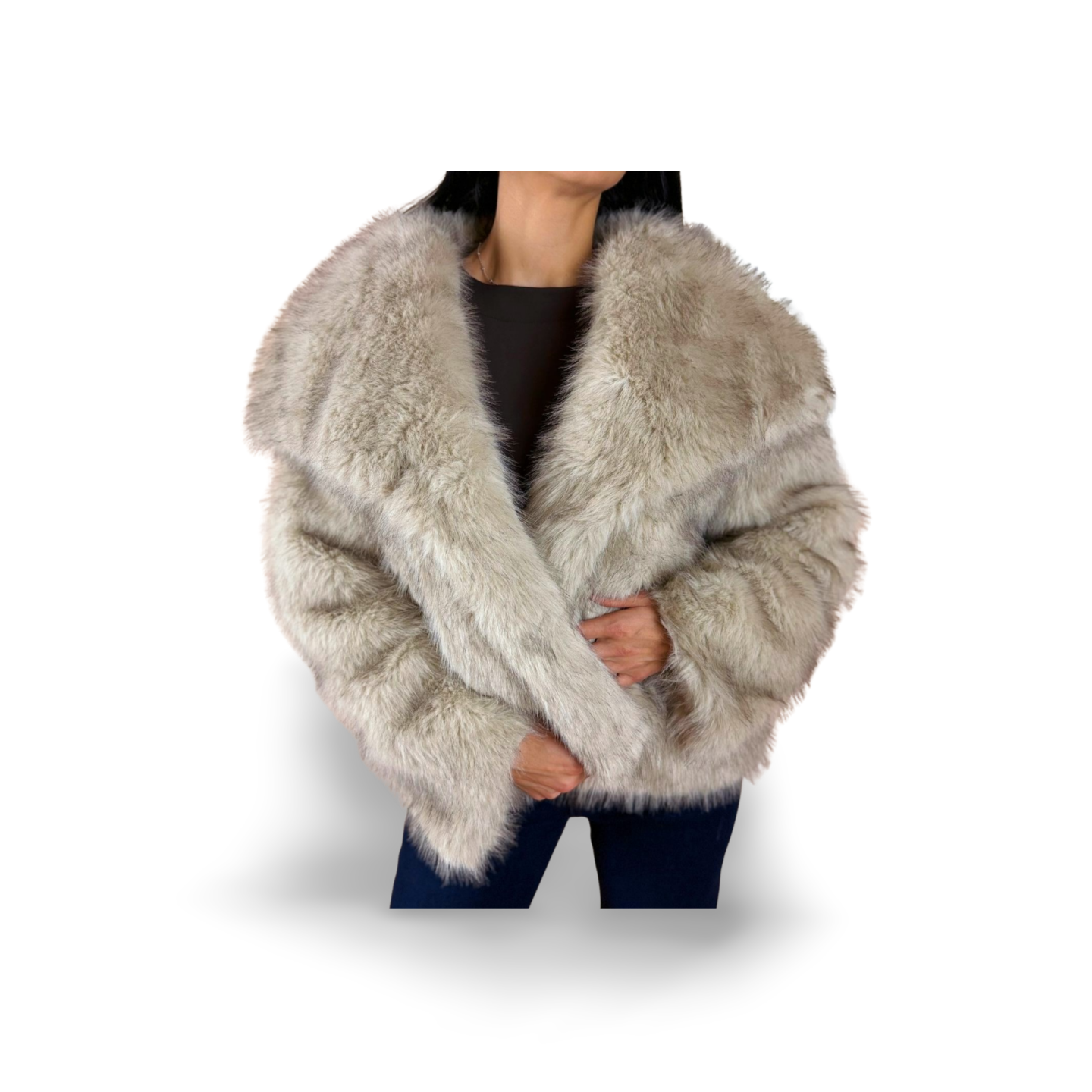 Бежово късо палто с голяма яка