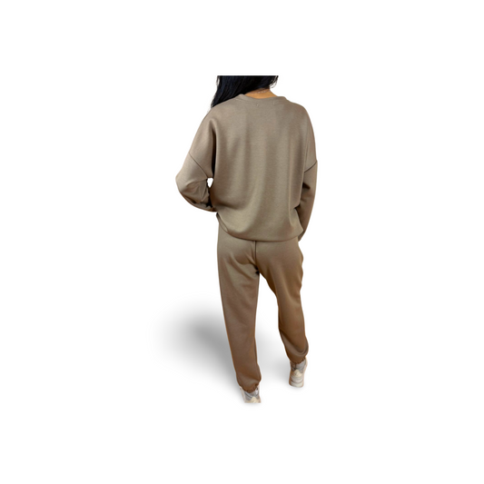 Комфортен бежов комплект