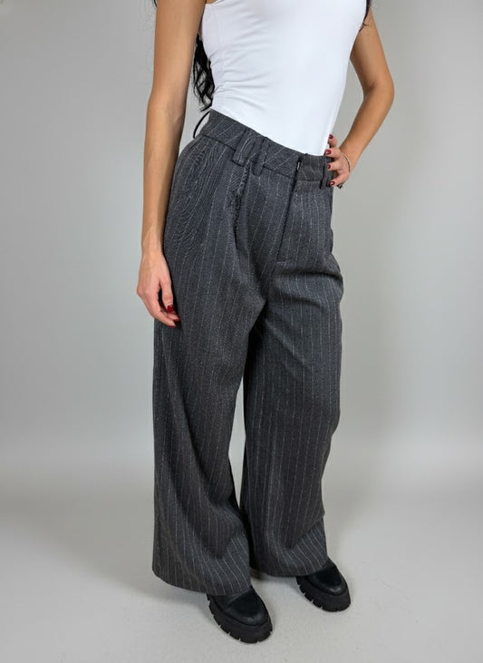 Раирани панталони с камъчета