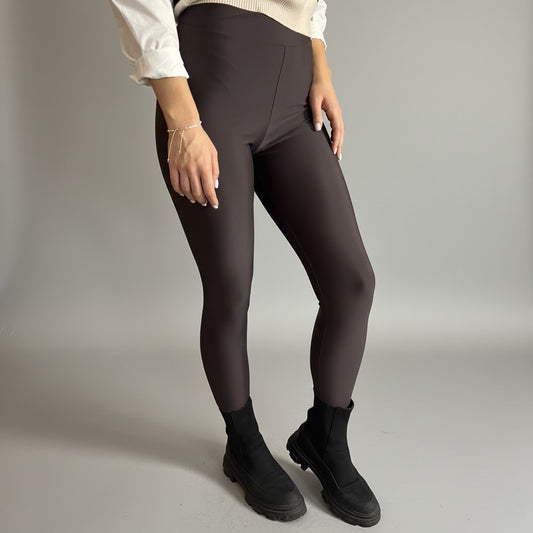 Кафяв еластичен клин