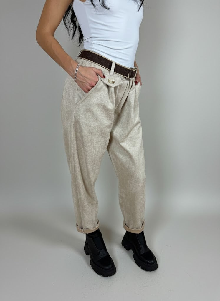 Панталон в бежов цвят