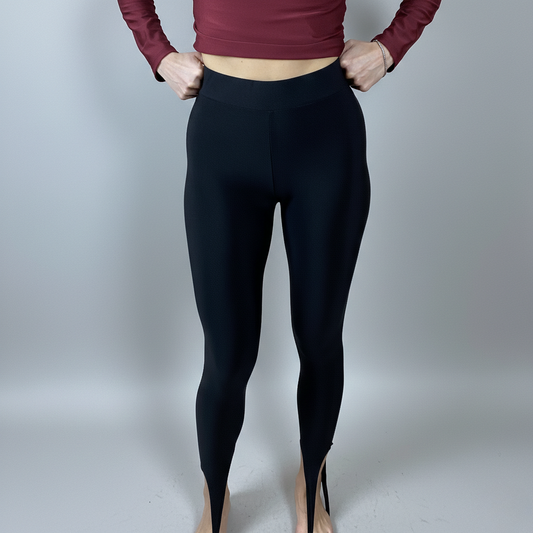 Черен клин с лента за пръста