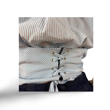 Синя риза с корсетен дизайн и райе