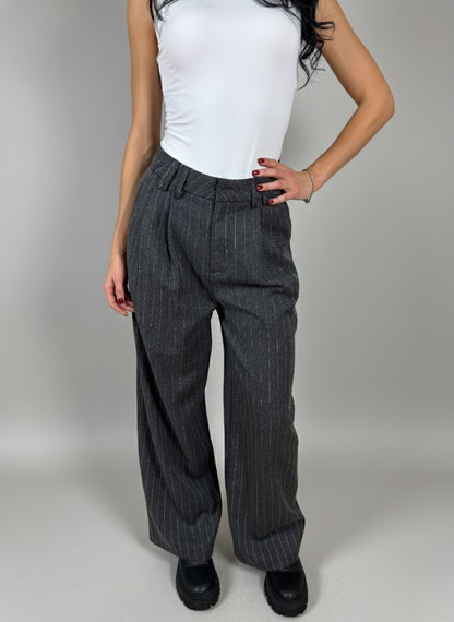 Раирани панталони с камъчета