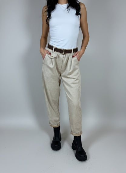 Панталон в бежов цвят