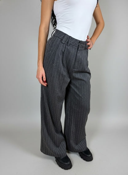 Раирани панталони с камъчета