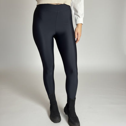 Черен еластичен клин