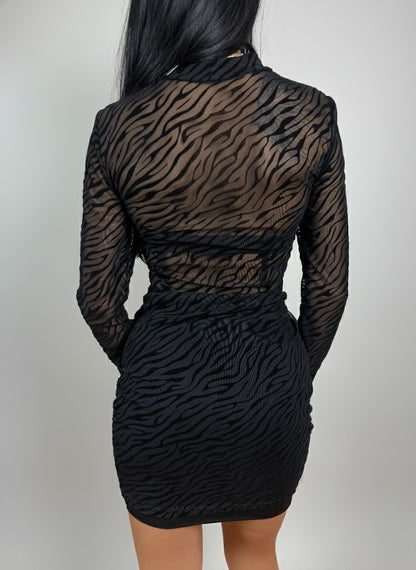 Черна рокля с животински принт