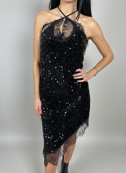 Черна дантелена рокля с кадифе и пайети