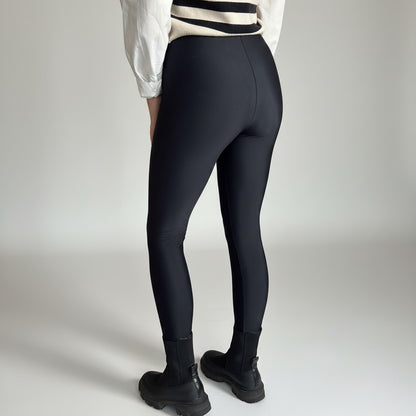 Черен еластичен клин