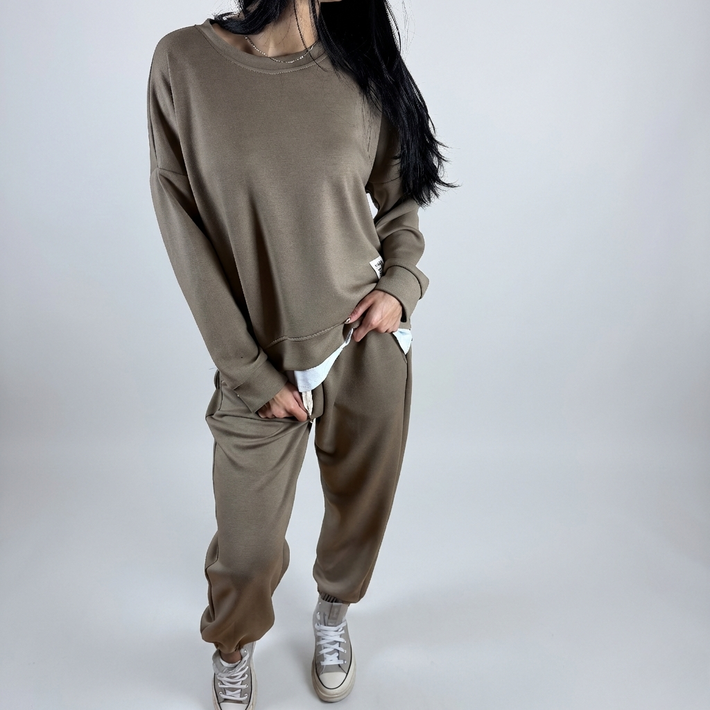 Комфортен бежов комплект